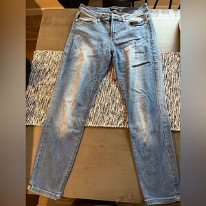 Judy Blue Light Wash Women’s Slim Jeans